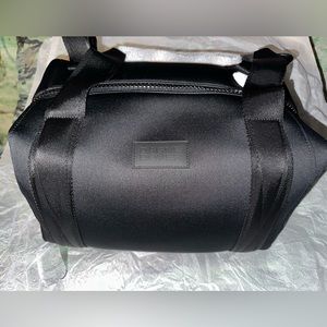 DAGNO DOVER LANDON NEOPRENE
CARRYALL BAG